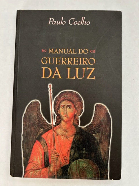 Manual do Guerreiro Da Luz (paperback in Portuguese 154 pages clean no damage)