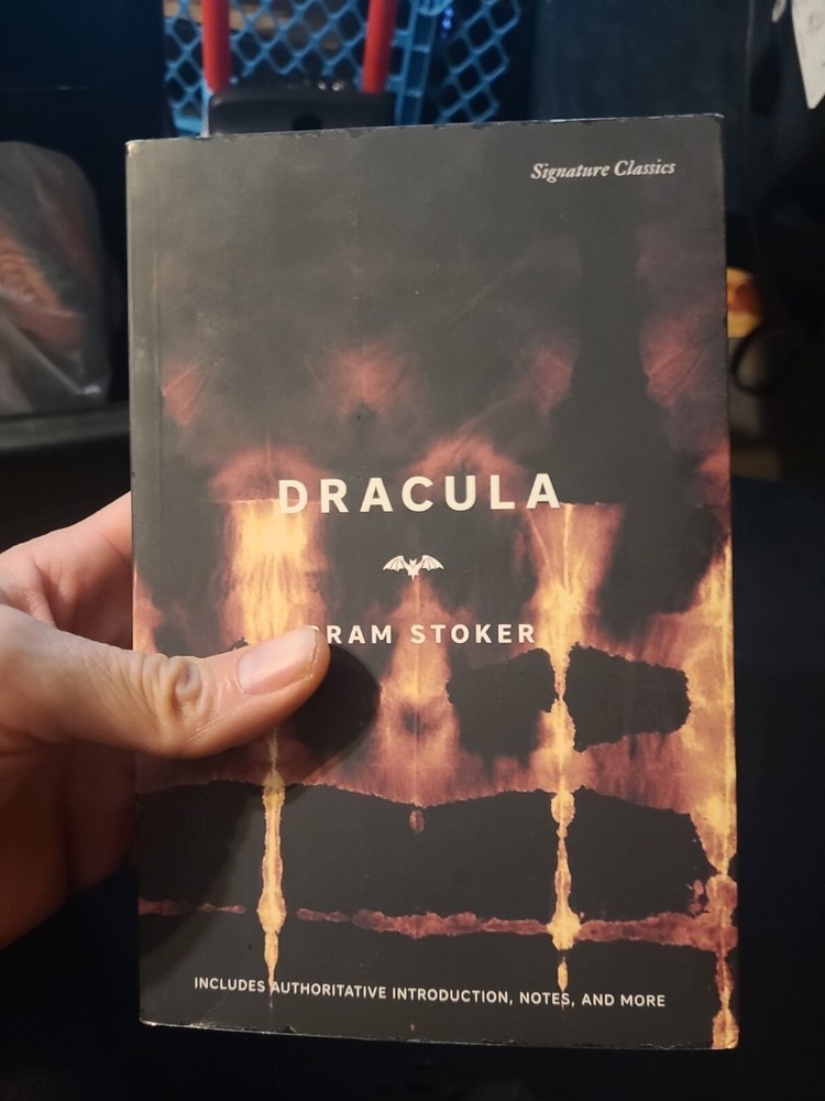 Signature Classics Ser.: Dracula by Stoker Bram (2023, Trade Paperback)