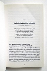 Who is the Antichrist? – Mark Hitchcock, 2011 sc, Harvest House