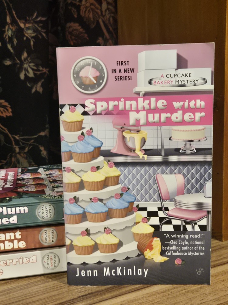 A Cupcake Bakery Mystery By Jenn McKinlay Lot of Four Cozy Mysteries
