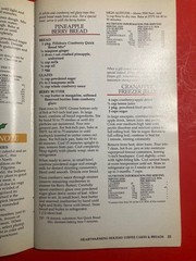 PILLSBURY HOLIDAY BAKING RECIPES COOKBOOK 96 PAGES 2000 COOKIES SPRITZ CHRISTMAS