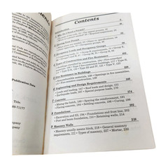 Contractors’ Guide to the Building Code REVISED Paperback Jack M. Hageman