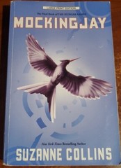 Hunger Games Trilogy: Mockingjay by Suzanne Collins (2012, Trade Paperback,…