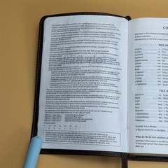 Holy Bible Compact Edition New Living Translation 2007 Tyndale House Leather Bro