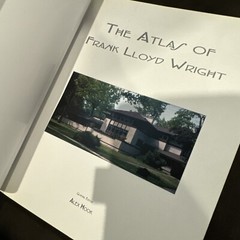 Atlas of Frank Lloyd Wright – Paperback By Hook, Alex – Very GOOD 2005 240 Pages