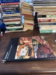 Vintage Panasonic Microwave Oven Cookbook 1974 recipes color pictures 138 pages
