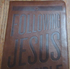 FOLLOWING JESUS BIBLE ESV 2011 Ages 8-12 BROWN TRU TONE Study Aids APPLICATIONS
