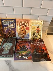 Lot of 8 Science Fiction/Fantasy Paperbacks Random Mix of Books (465)