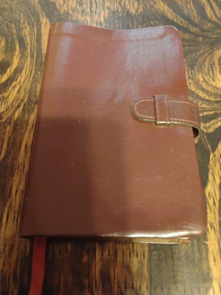 Slimline Reference Bible NLT New Living Translation by Tyndale Burgundy leather