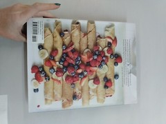 The Skinnytaste Cookbook by Gina Homolka Hardcover