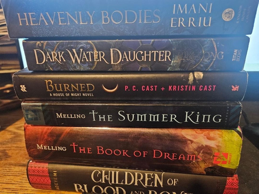 Lot 6 fantasy romantasy 3 HB 3 TPB Heavenly Bodies Children of Blood and Bone +
