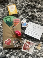 Blind date with a book gift set page-turner with extras tony moly face mask