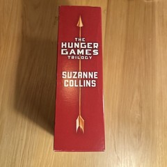 The Hunger Games Trilogy: The Hunger Games / Catching Fire / Mockingjay, Collins