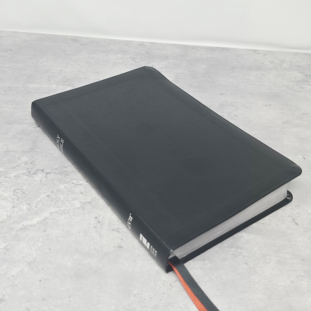 NIV Thinline Red Letter Edition Black Bible 2011 Zondervan Leathersoft Silver
