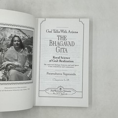 God Talks With Arjuna The Bhagavad Gita Paramahansa Yogananda Box Set 2001 Navy