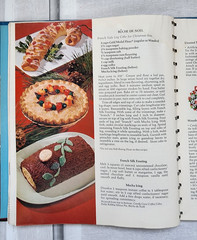 Betty Crocker Hostess cookbook 1970 illustrated & photos 168 pages variety menus