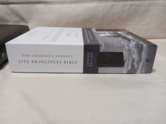 NASB Charles F. Stanley Life Principles Bible 2nd Edition Leathersoft with Box