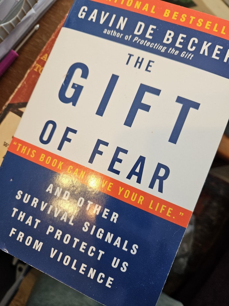 The Gift of Fear by Gavin de Becker Paperback Self-Help Survival Signals