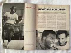 SPORTS ILLUSTRATED MARCH 4, 1968 PISTOL PETE MARAVICH FIRST COVER LSU BASKETBALL