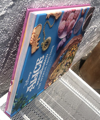 Alice in Wonderland The Official Cookbook Disney 50+ Topsy-Turvy Recipes Elena C