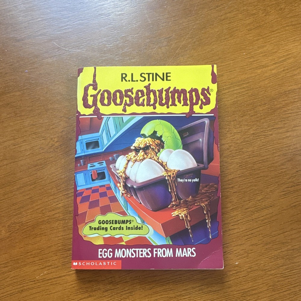 Goosebumps Egg Monsters from Mars R.L. Stine PB 1996 1st Print w/bookmark &cards