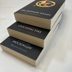📚 The Hunger Games Trilogy Boxed Set | Suzanne Collins | 3 Books | Good