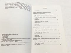 A SPACEFARING PEOPLE: PERSPECTIVES ON EARLY SPACEFLIGHT BY ALEX ROLAND 1985 PB