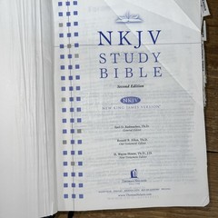 NKJV Study Bible, Premium Bonded Leather, Black, Comfort Print: The Complete Re,