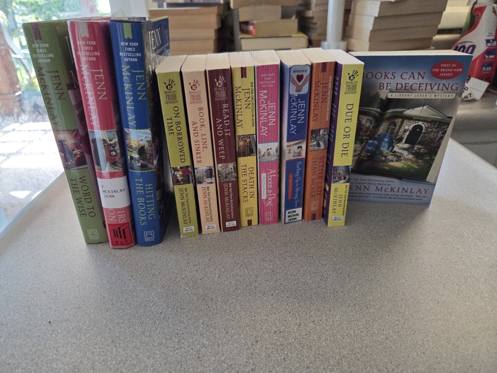 Jenn McKinlay Lot Of 12 Books. 10 Library Lovers Mysteries And 2 Bluff Romance