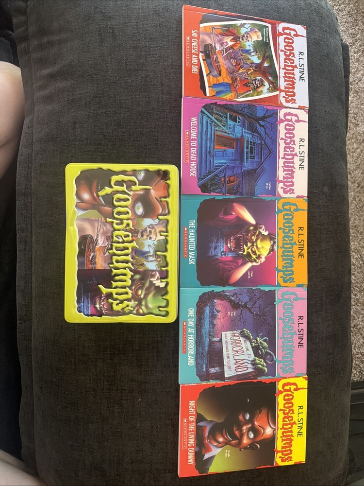 Goosebumps 25th Anniversary 5 Book Set in Tin box With Extra Book