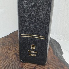 Nelson’s New King James Version 1997 Study Bible Black Bonded Leather #2885N