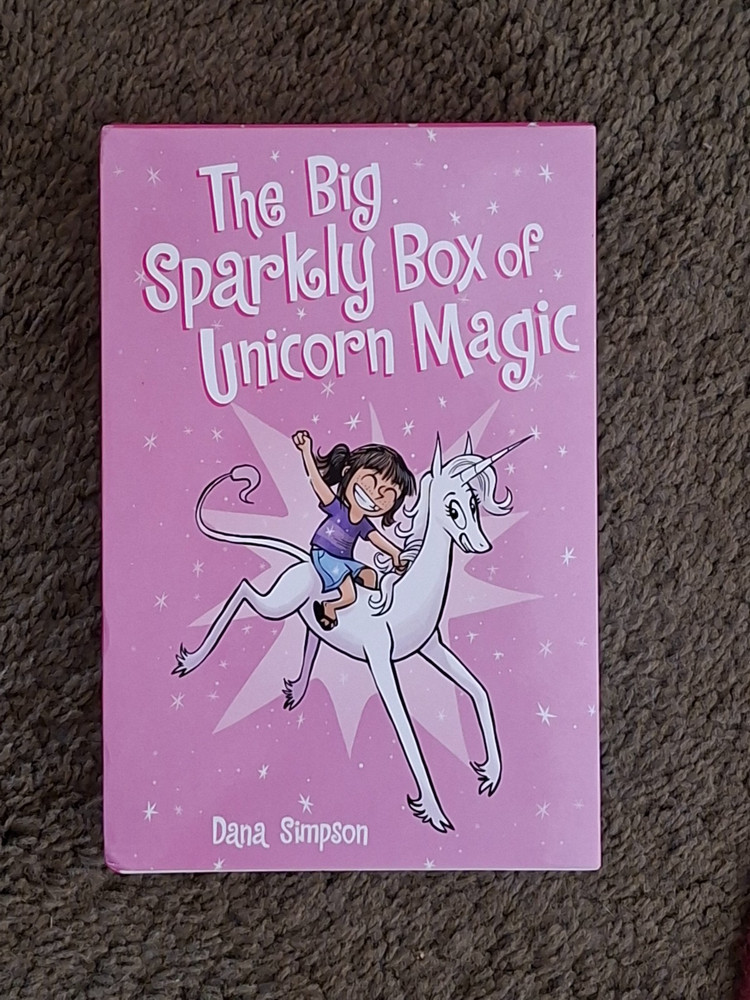 The Big Sparkly Box of Unicorn Magic: Phoebe and Her Unicorn Box Set Vol 1-4
