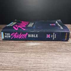 The New Student Bible International Version Expanded Updated Zondervan Paperback
