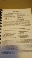 1993 „Sunday Dinner at Grandmom’s” Cookbook by Christel Ellis – 112+ Pages