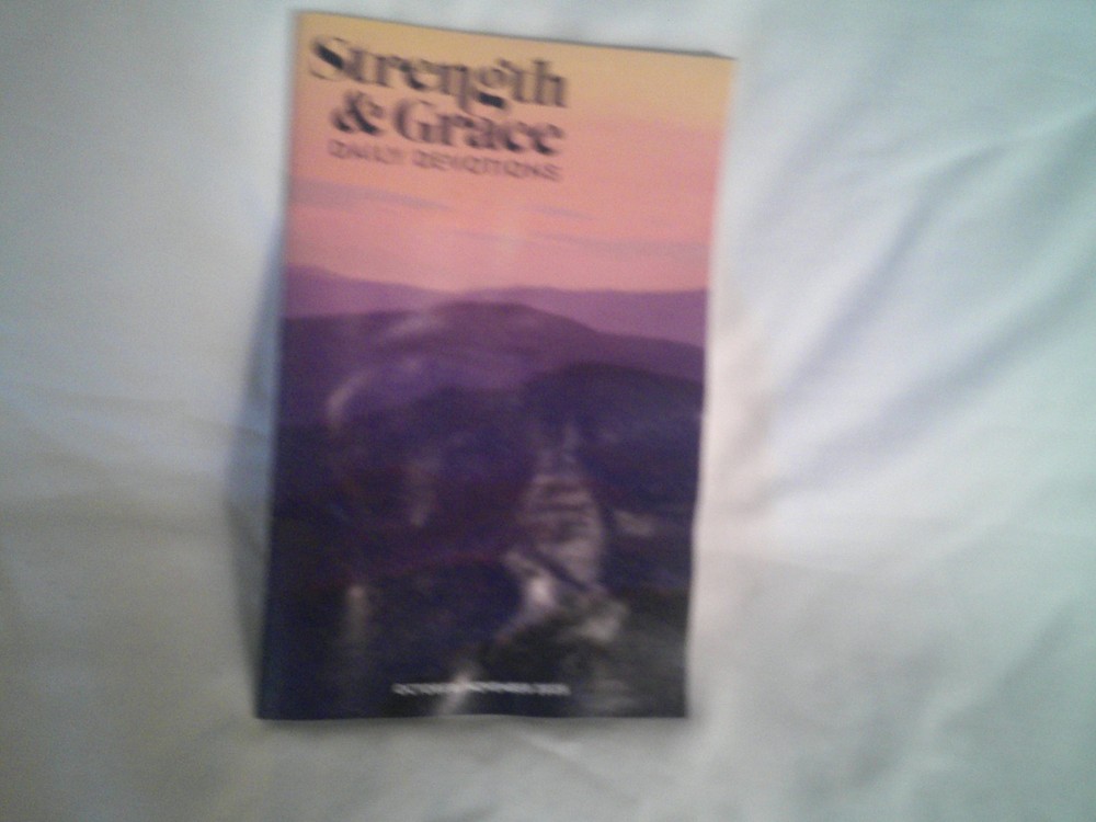 october/november 2025 „Strength And Grace” Daily Devotions Booklet By Guidepost