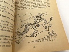 Wizard of Oz Paperback Book 1968, Printed in the USA, 156 pages 7.75×5″