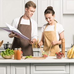 Recipe Book to Write in Your Own Recipes with 62 Blank Pages (Purple)
