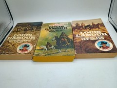 Louis L’Amour (3 Western Paperbacks, all different) see Pictures Vintage