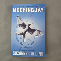 Mockingjay & Hunger Games Suzanne Collins Scholastic PB 2 Book Lot YA Black Blue
