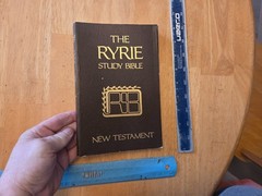 Ryrie Study Bible by Charles C. Ryrie (1976, Trade Paperback)