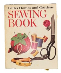 Sewing Book Better Homes and Gardens 1970 Illustrated HC 5-Ring Binder 360 Pages