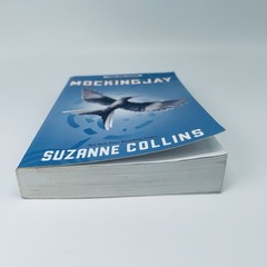 Mockingjay by Suzanne Collins LARGE PRINT EDITION Hunger Games Trade Paperback