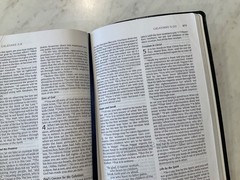NIV Thinline Bible 2005 Navy Blue Bonded Leather Text 1984