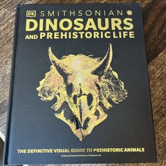 Dinosaurs and Prehistoric Life: The Definitive Visual – Hardcover, by DK – VG