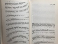 El piso mil [Thousandth Floor] [Spanish Edition] 479 pages all clean no damage