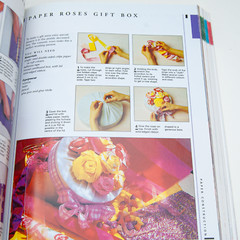 Papercrafts and Origami, Crafting, Softcover, 512 Pages, Hermes House 2002