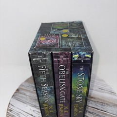 N.K. Jemisin THE BROKEN EARTH Trilogy Box Set – TPB/SC VGC