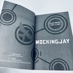 Mockingjay by Suzanne Collins LARGE PRINT EDITION Hunger Games Trade Paperback