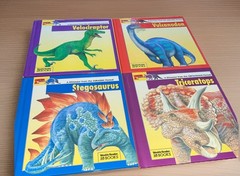 25 Looking At Dinosaurs Weekly Reader Books HC Like New Condition