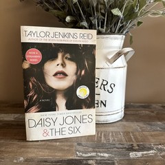 Daisy Jones and the Six : A Novel by Taylor Jenkins Reid (2020, Trade Paperback)